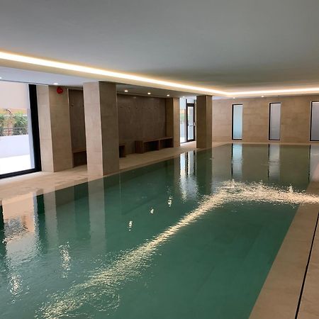 Brand New Luxury 1 Bed 2 Bath Apartment - Spa & Pool Гибралтар Екстериор снимка