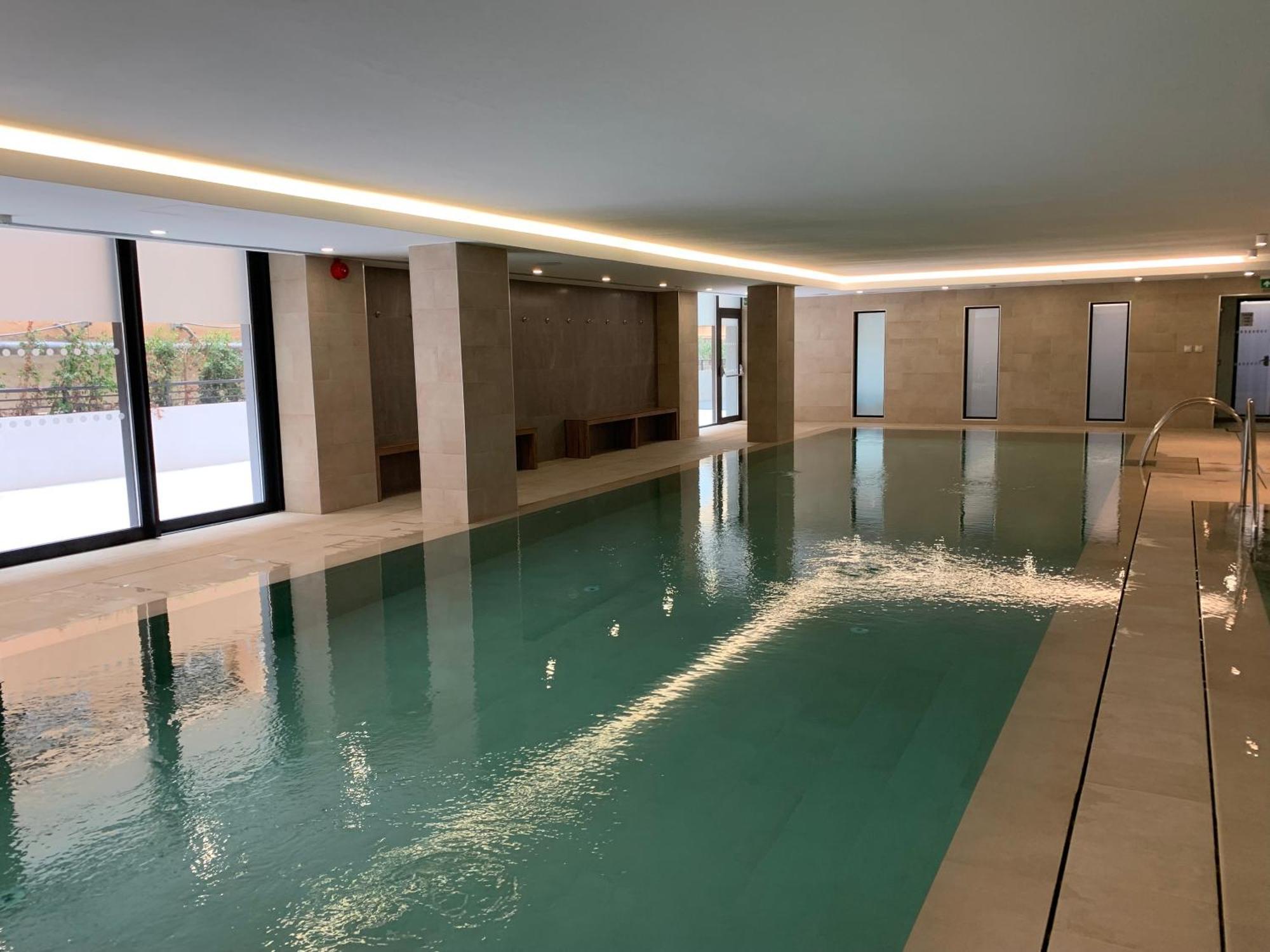 Brand New Luxury 1 Bed 2 Bath Apartment - Spa & Pool Гибралтар Екстериор снимка