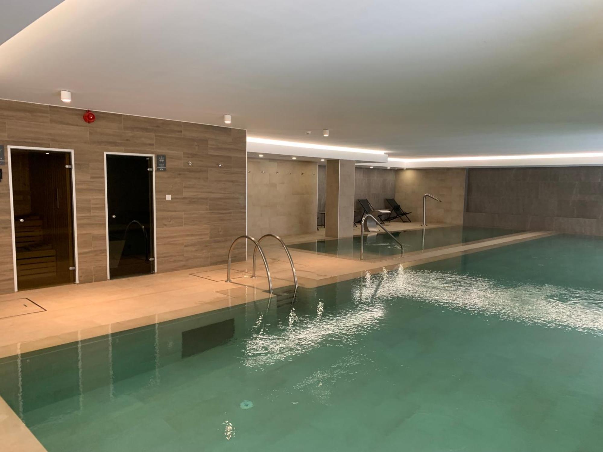 Brand New Luxury 1 Bed 2 Bath Apartment - Spa & Pool Гибралтар Екстериор снимка